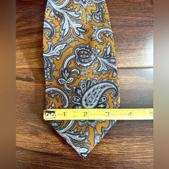Jos. A. Bank Gold and Gray Paisley Silk Tie - Picture 8 of 10
